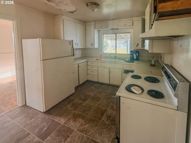 5995 MAIN St, Springfield, OR 97478