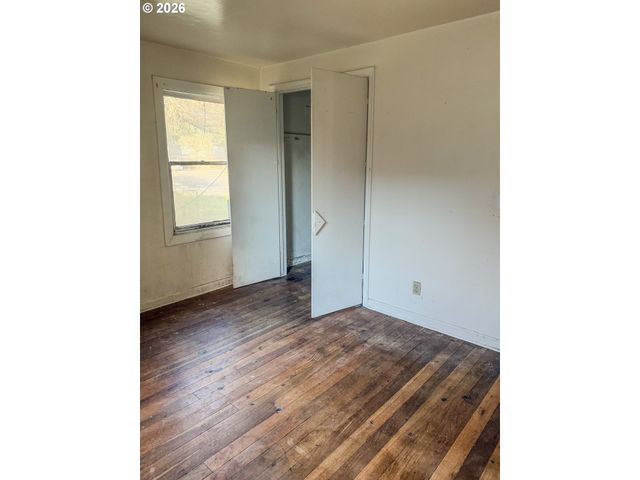 5995 MAIN St, Springfield, OR 97478