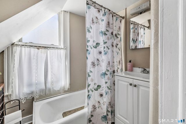 10 Burritt Avenue, Norwalk, CT 06854