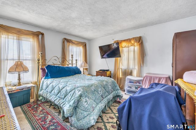 10 Burritt Avenue, Norwalk, CT 06854