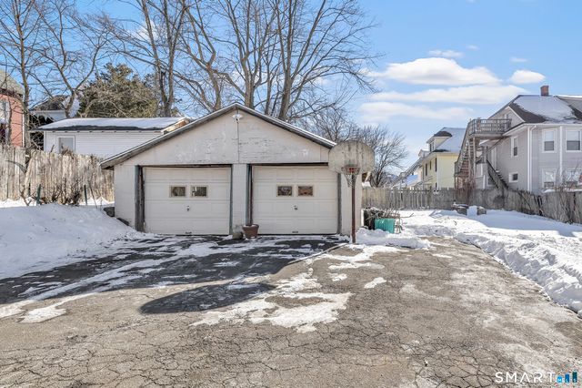 10 Burritt Avenue, Norwalk, CT 06854