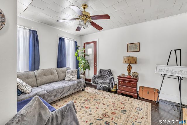 10 Burritt Avenue, Norwalk, CT 06854