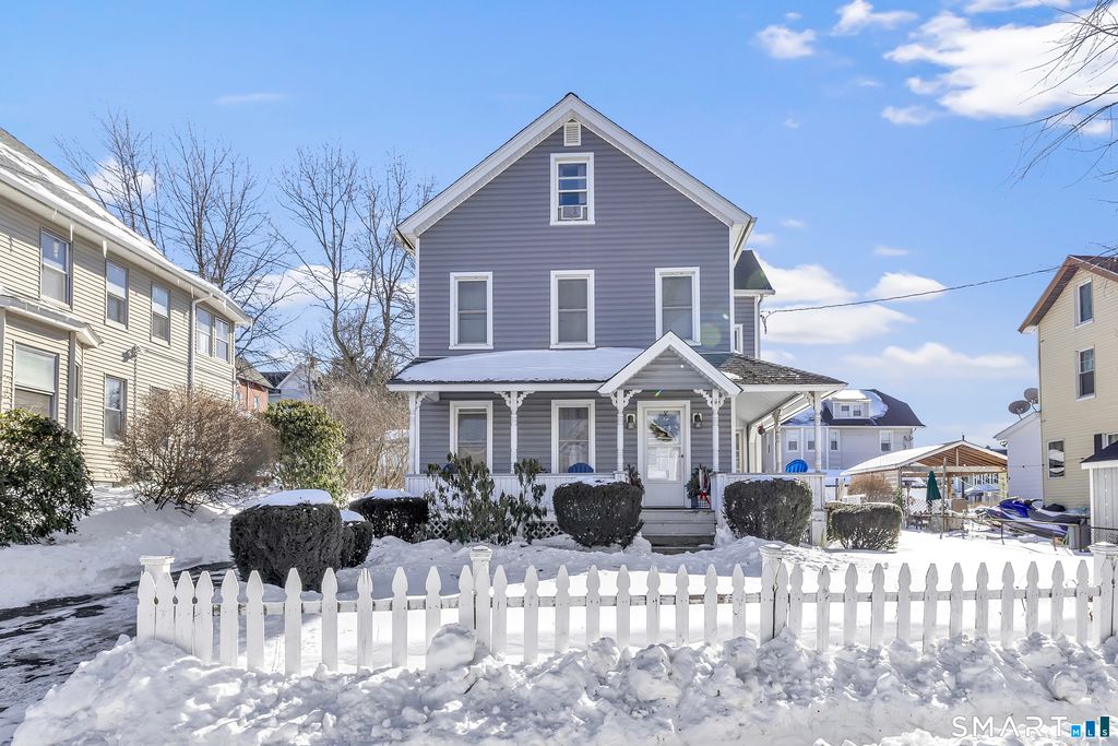 10 Burritt Avenue, Norwalk, CT 06854