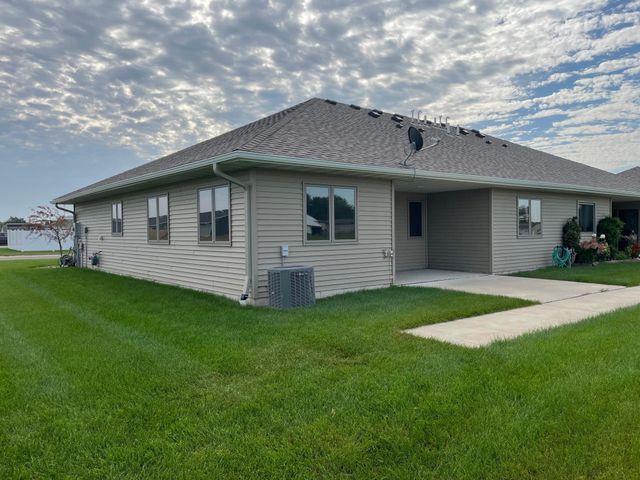 101 Brittany Way SE, Grand Meadow, MN 55936