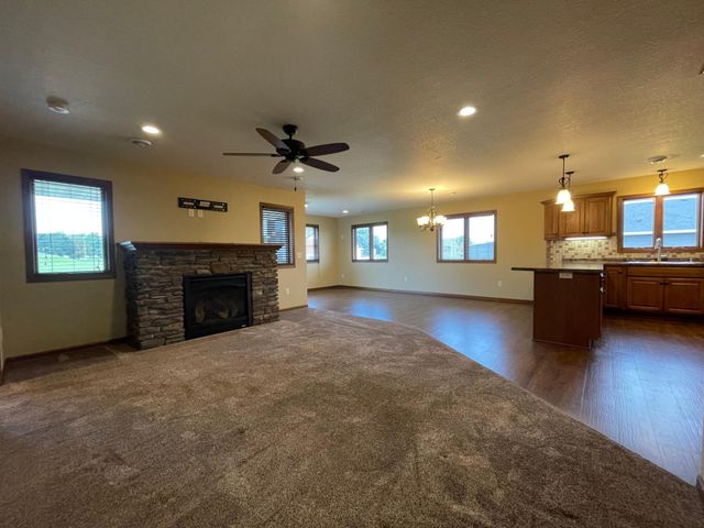 101 Brittany Way SE, Grand Meadow, MN 55936