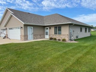 101 Brittany Way SE, Grand Meadow, MN 55936