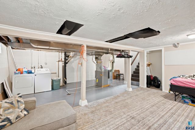 508 E 11th Ave Avenue, Mitchell, SD 57301