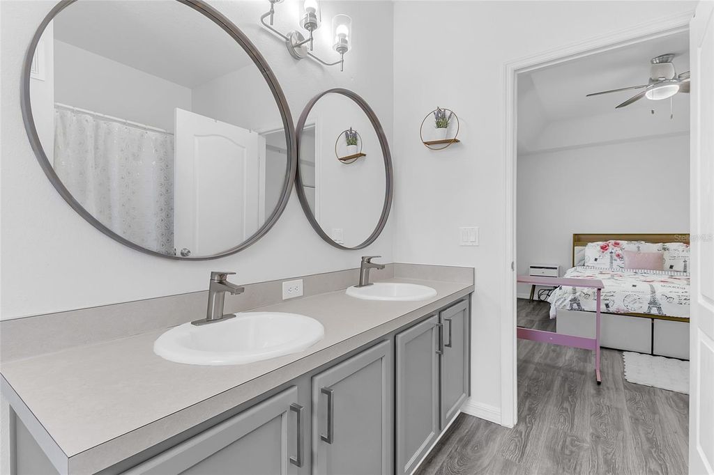 Image 15 of property listing at 2280 BETSY ROSS LANE, St Cloud, FL 34769