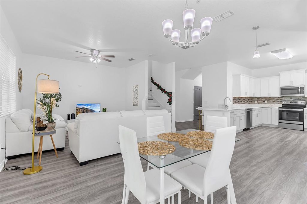 Image 9 of property listing at 2280 BETSY ROSS LANE, St Cloud, FL 34769