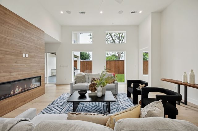 3815 Hawick Lane, Dallas, TX 75220