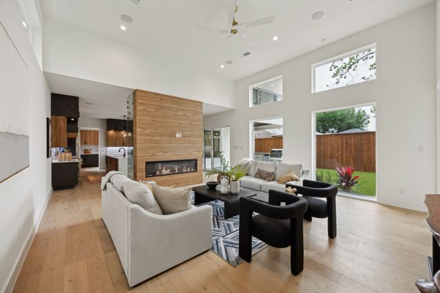 3815 Hawick Lane, Dallas, TX 75220