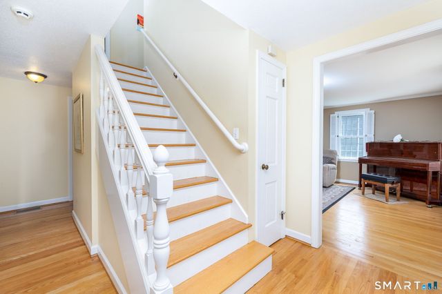 7 Lantern Lane, Wethersfield, CT 06109
