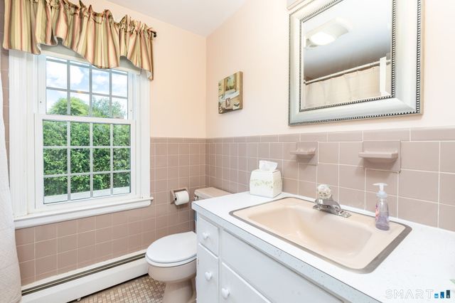7 Lantern Lane, Wethersfield, CT 06109