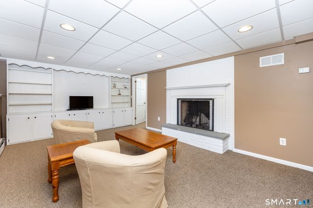 7 Lantern Lane, Wethersfield, CT 06109