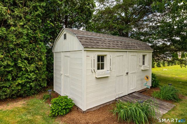 7 Lantern Lane, Wethersfield, CT 06109
