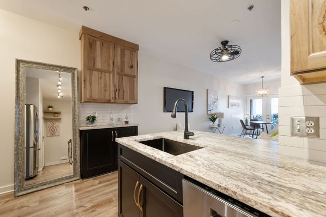 1803 Broadway Apt 624, Nashville, TN 37203