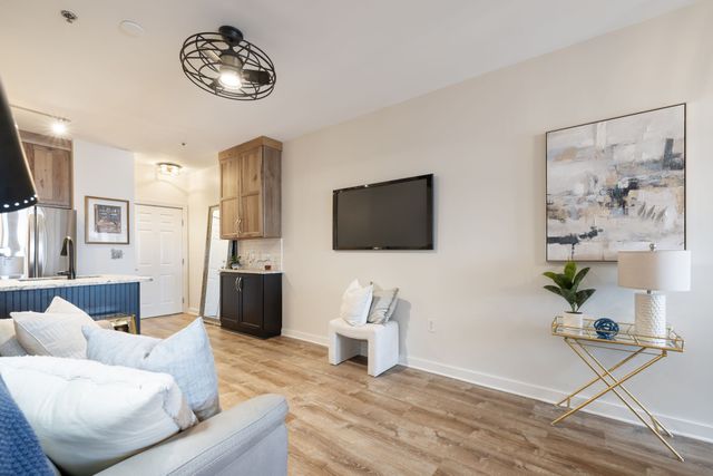 1803 Broadway Apt 624, Nashville, TN 37203