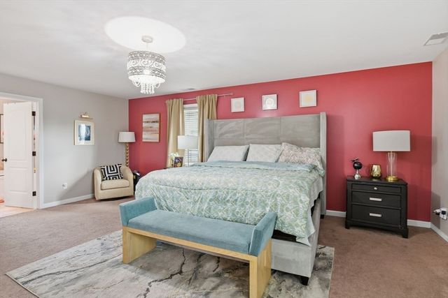 11 Elaine Cir, Springfield, MA 01109