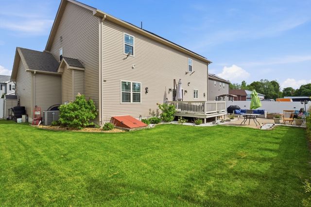 11 Elaine Cir, Springfield, MA 01109