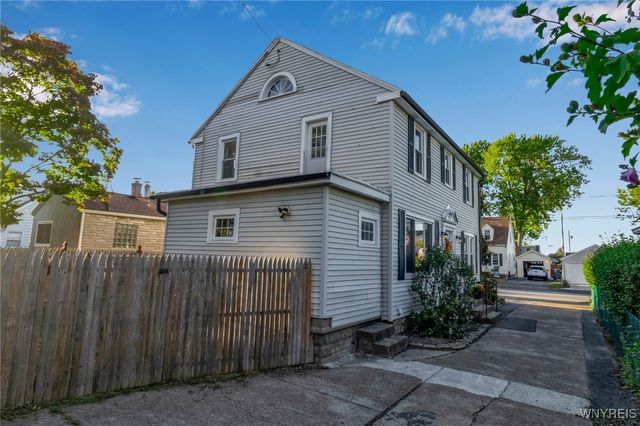 233 Lindsay Place, North Tonawanda, NY 14120