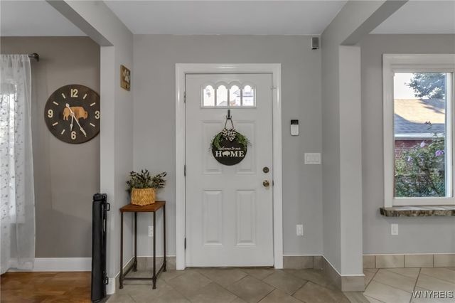 233 Lindsay Place, North Tonawanda, NY 14120