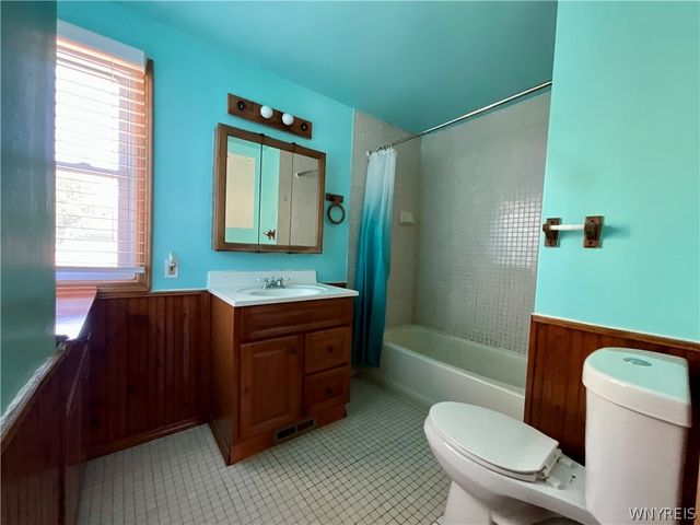 2467 Cudaback Avenue, Niagara Falls, NY 14303