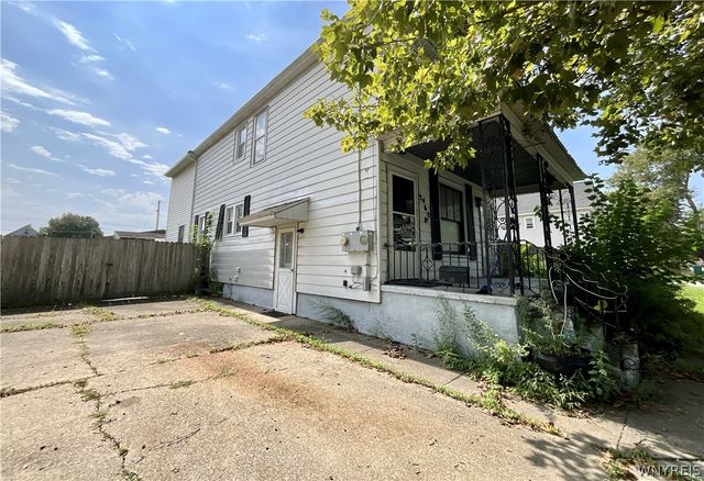 2467 Cudaback Avenue, Niagara Falls, NY 14303