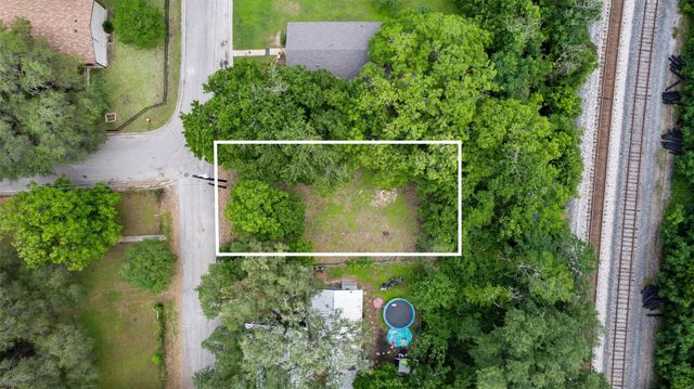 900 Tank ST, Lockhart, TX 78644