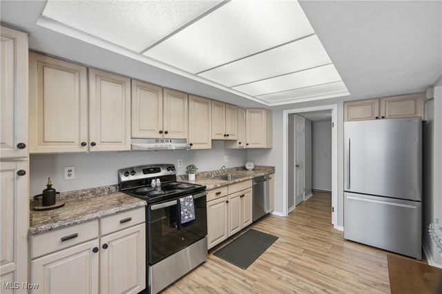 11650 Harbour Light Drive, North Royalton, OH 44133