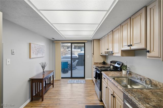 11650 Harbour Light Drive, North Royalton, OH 44133