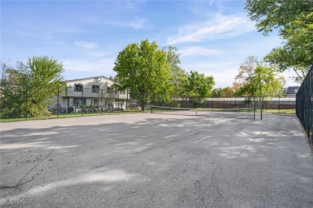 11650 Harbour Light Drive, North Royalton, OH 44133