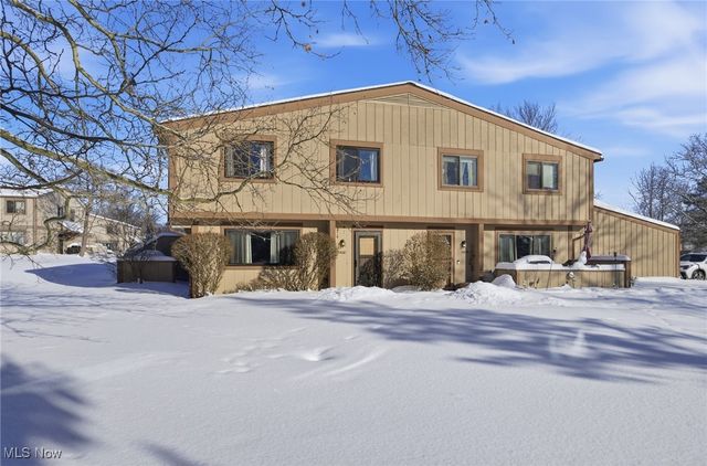 11650 Harbour Light Drive, North Royalton, OH 44133