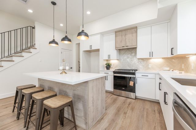 311 E 34th Street B, Houston, TX 77018