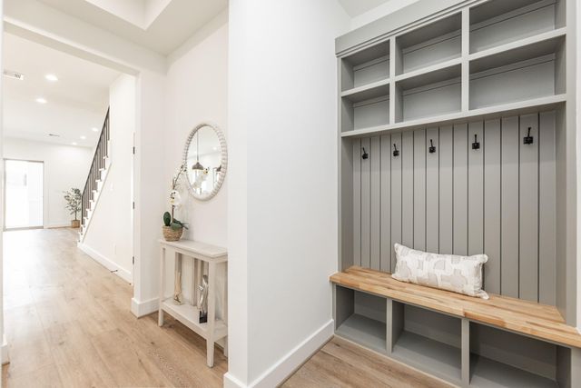 311 E 34th Street B, Houston, TX 77018