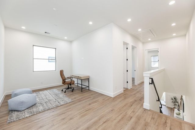 311 E 34th Street B, Houston, TX 77018