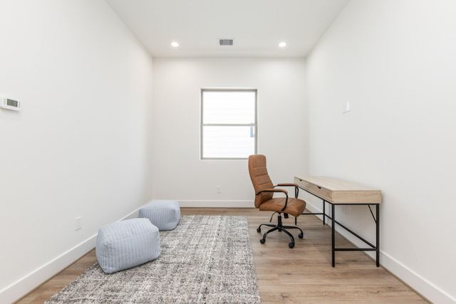 311 E 34th Street B, Houston, TX 77018