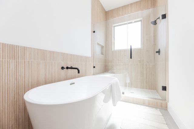 311 E 34th Street B, Houston, TX 77018