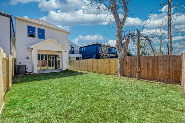 311 E 34th Street B, Houston, TX 77018