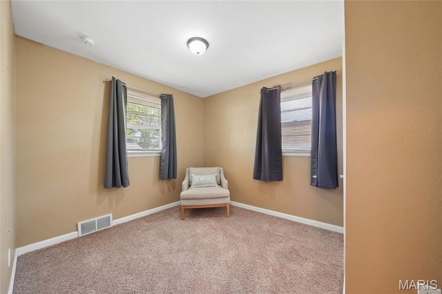 7827 Clymer Drive, St Louis, MO 63123