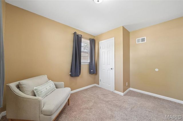 7827 Clymer Drive, St Louis, MO 63123