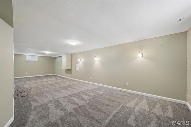 7827 Clymer Drive, St Louis, MO 63123