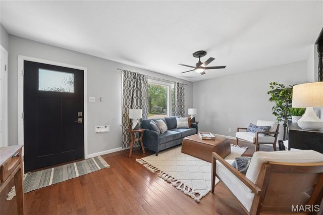 7827 Clymer Drive, St Louis, MO 63123