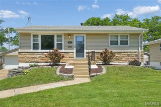 7827 Clymer Drive, St Louis, MO 63123