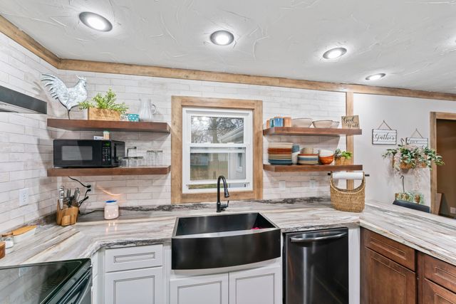 416 N Prospect Street, Nixa, MO 65714