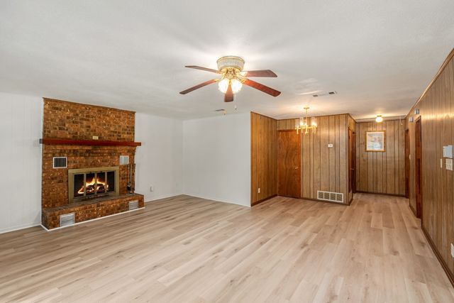 2105 Lakeview Drive, Mabank, TX 75156