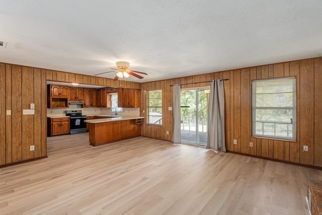 2105 Lakeview Drive, Mabank, TX 75156