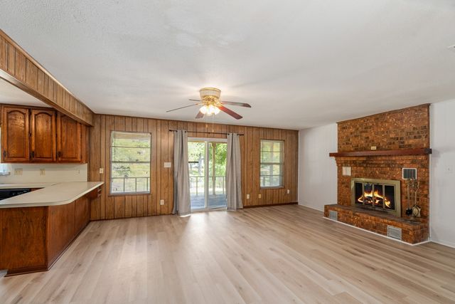 2105 Lakeview Drive, Mabank, TX 75156