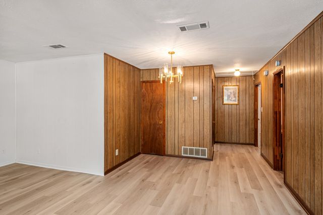 2105 Lakeview Drive, Mabank, TX 75156
