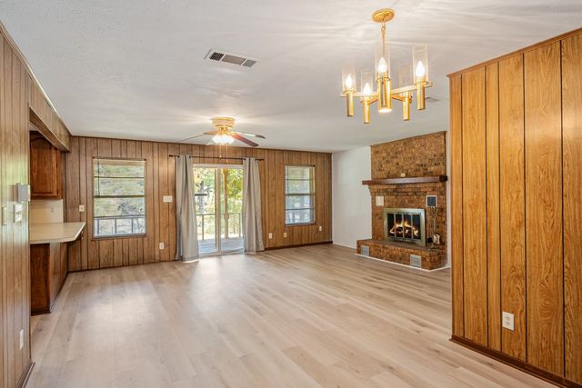 2105 Lakeview Drive, Mabank, TX 75156