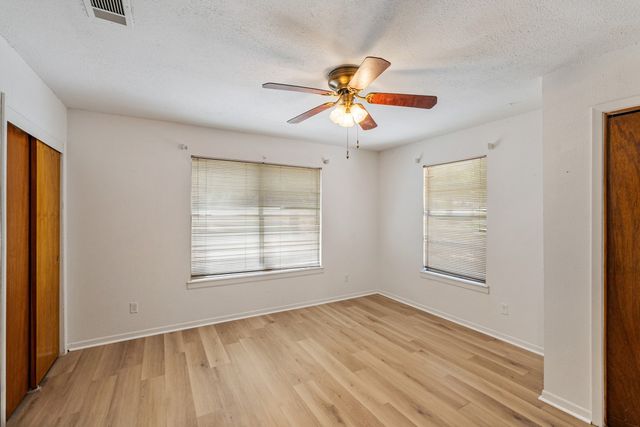 2105 Lakeview Drive, Mabank, TX 75156